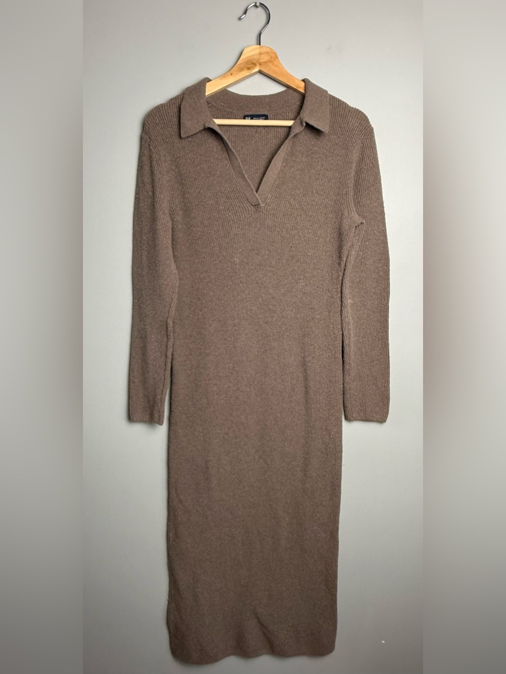 GAP V-Neck Collared Knit Sweater Dress in Taupe Brown